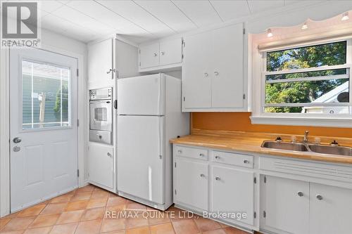 7 Century Drive, Prince Edward County, ON - Indoor Photo Showing Kitchen With Double Sink