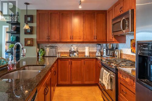 160 Lakeshore Drive Unit# 304, Penticton, BC - Indoor Photo Showing Kitchen With Double Sink