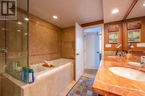 160 Lakeshore Drive Unit# 304, Penticton, BC - Indoor Photo Showing Bathroom
