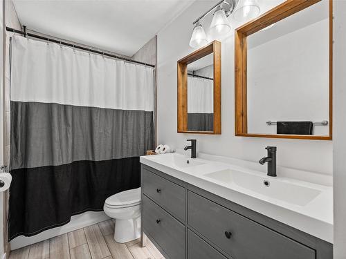 949 Grenfell Court, Kelowna, BC - Indoor Photo Showing Bathroom