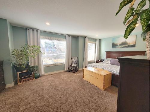 2870 Burns Avenue, Armstrong, BC - Indoor Photo Showing Bedroom