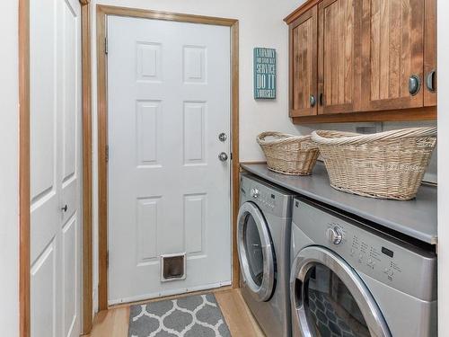 7372 Fintry Delta Road, Kelowna, BC - Indoor Photo Showing Laundry Room