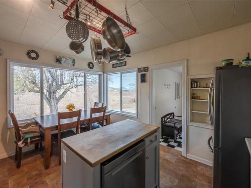 541 Eastside Road, Okanagan Falls, BC - Indoor Photo Showing Dining Room