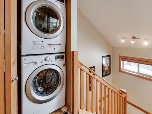 8-360 Strayhorse Road, Apex Mountain, BC - Indoor Photo Showing Laundry Room