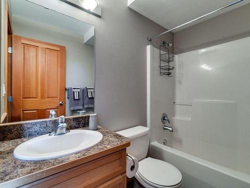 8-360 Strayhorse Road, Apex Mountain, BC - Indoor Photo Showing Bathroom