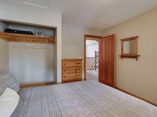 8-360 Strayhorse Road, Apex Mountain, BC - Indoor Photo Showing Bedroom