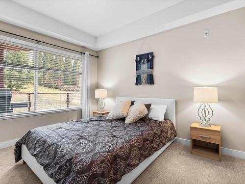 105-3229 Skyview Lane, West Kelowna, BC - Indoor Photo Showing Bedroom