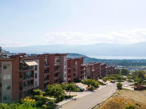 105-3229 Skyview Lane, West Kelowna, BC - Outdoor