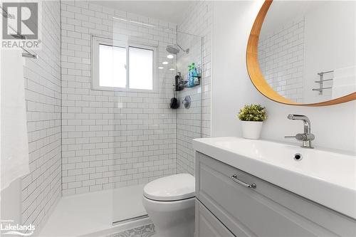 36 Anthony Court, Huntsville, ON - Indoor Photo Showing Bathroom