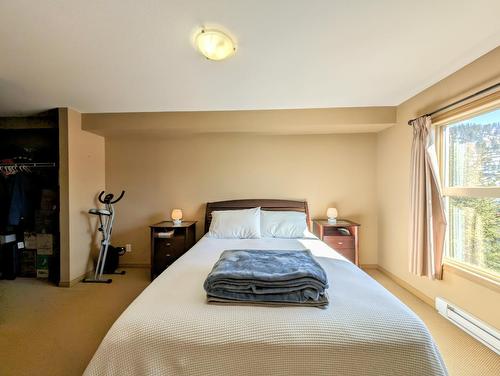 306 - 4874 Stanley Street, Radium Hot Springs, BC - Indoor Photo Showing Bedroom