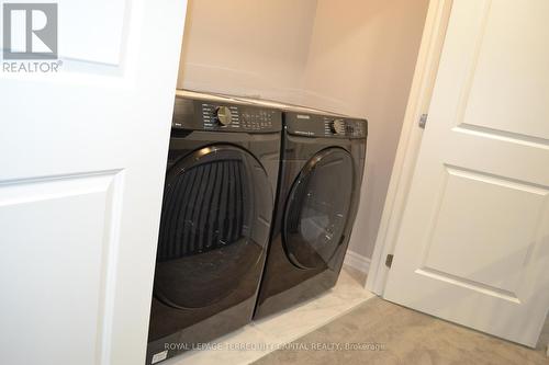 147 Unity Place, Ottawa, ON - Indoor Photo Showing Laundry Room