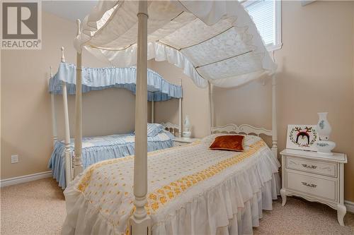 13 Eleanor Drive, Long Sault, ON - Indoor Photo Showing Bedroom