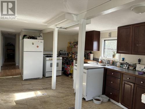 2487 Firwood Hill Road, Williams Lake, BC - Indoor Photo Showing Kitchen