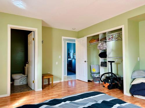 117 Wattsville Road, Cranbrook, BC - Indoor Photo Showing Bedroom