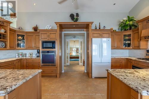 2612 Baguley Road, Severn, ON - Indoor Photo Showing Kitchen