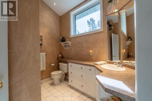 2612 Baguley Rd, Severn, ON - Indoor Photo Showing Bathroom