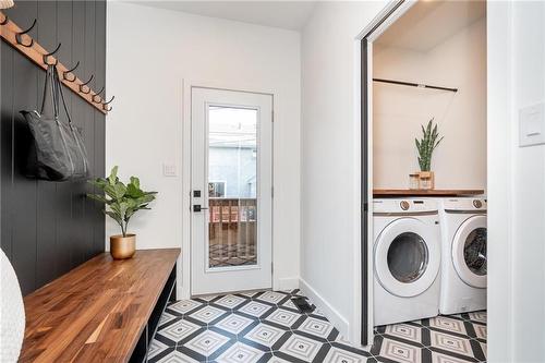 295 Campbell Street, Winnipeg, MB - Indoor Photo Showing Laundry Room