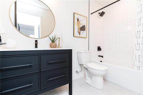 295 Campbell Street, Winnipeg, MB - Indoor Photo Showing Bathroom
