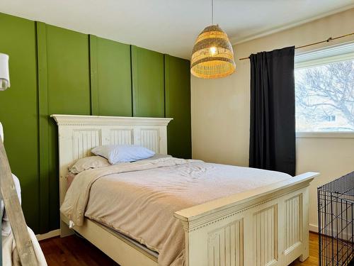 414 11Th Avenue S, Cranbrook, BC - Indoor Photo Showing Bedroom