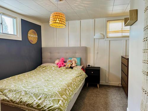414 11Th Avenue S, Cranbrook, BC - Indoor Photo Showing Bedroom
