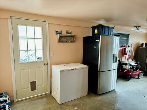 414 11Th Avenue S, Cranbrook, BC - Indoor Photo Showing Laundry Room