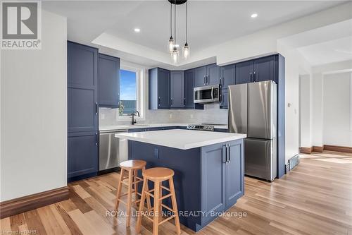 2076 Main Street N, Haldimand, ON - Indoor Photo Showing Kitchen With Stainless Steel Kitchen With Upgraded Kitchen