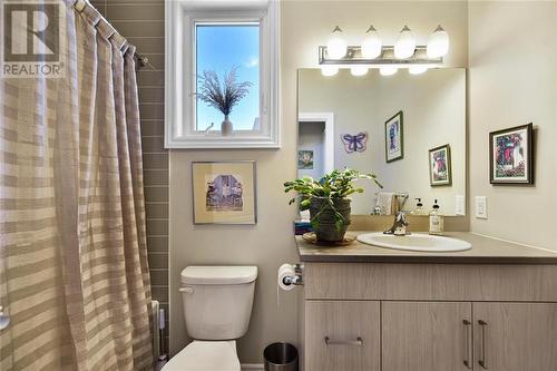 116 Blackhorse Drive, Kemptville, ON - Indoor Photo Showing Bathroom