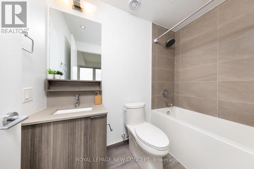 3506 - 898 Portage Parkway, Vaughan, ON - Indoor Photo Showing Bathroom