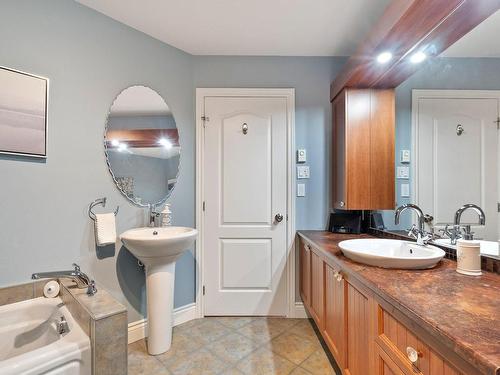 Salle de bains - 1002 Rue Bourdages, Québec (Les Rivières), QC - Indoor Photo Showing Bathroom