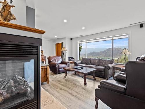 5657 Beaton Road, Kamloops, BC - Indoor Photo Showing Living Room With Fireplace