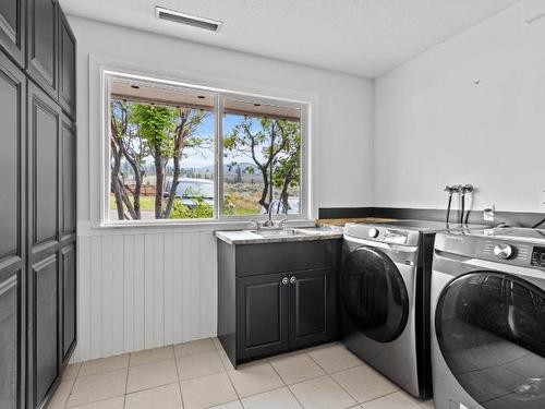 5657 Beaton Road, Kamloops, BC - Indoor Photo Showing Laundry Room