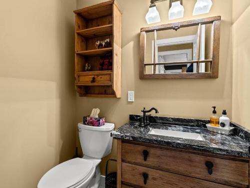 5657 Beaton Road, Kamloops, BC - Indoor Photo Showing Bathroom