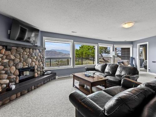 5657 Beaton Road, Kamloops, BC - Indoor Photo Showing Living Room With Fireplace