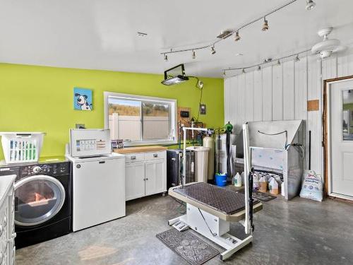 5657 Beaton Road, Kamloops, BC - Indoor Photo Showing Laundry Room