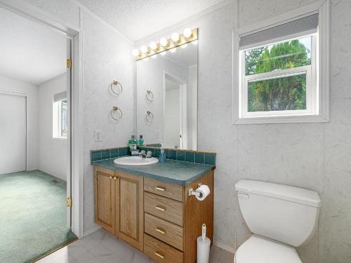 1590/1572 Barnhartvale Road, Kamloops, BC - Indoor Photo Showing Bathroom