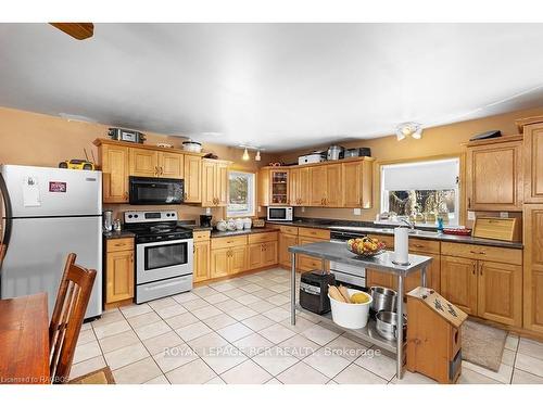 312188 Hwy 6, West Grey, ON - Indoor Photo Showing Kitchen