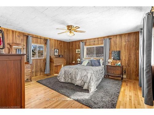 312188 Hwy 6, West Grey, ON - Indoor Photo Showing Bedroom