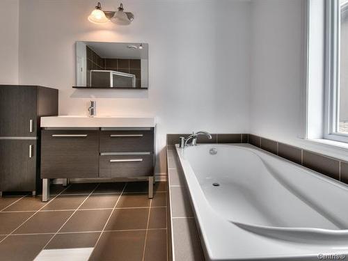 Powder room - 22 Rue Du Diamant, Saint-Jean-Sur-Richelieu, QC - Indoor Photo Showing Bathroom