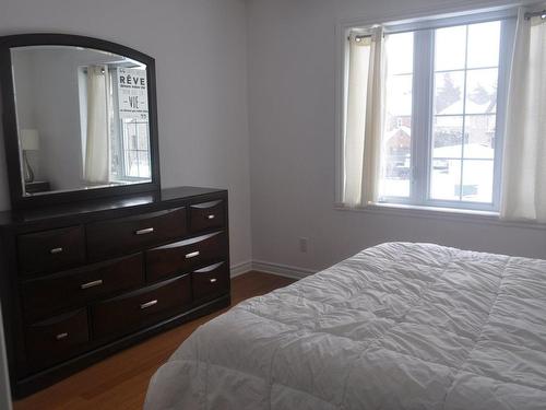 Master bedroom - 22 Rue Du Diamant, Saint-Jean-Sur-Richelieu, QC - Indoor Photo Showing Bedroom