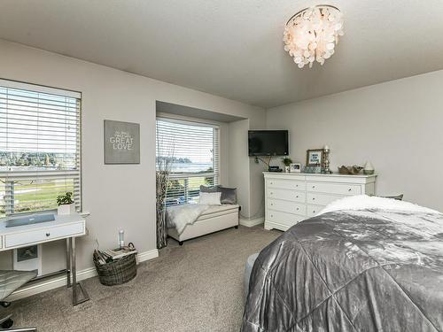 4-2475 Mansfield Dr, Courtenay, BC - Indoor Photo Showing Bedroom
