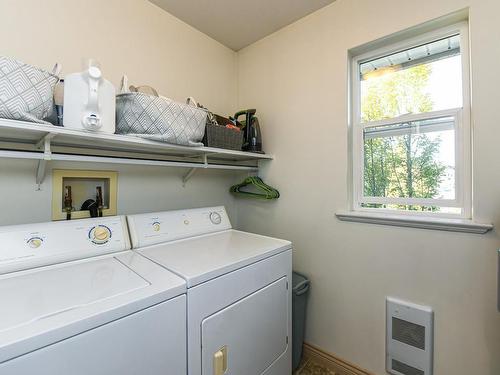 4-2475 Mansfield Dr, Courtenay, BC - Indoor Photo Showing Laundry Room