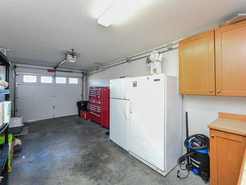 4-2475 Mansfield Dr, Courtenay, BC - Indoor Photo Showing Garage