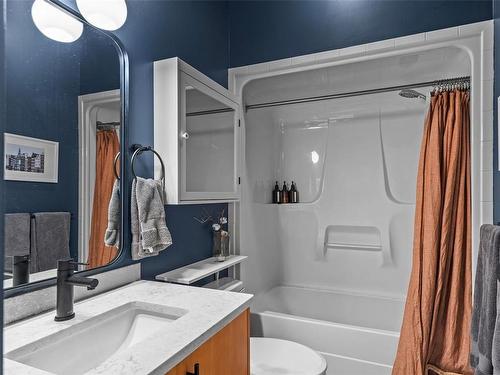 218-599 Pandora Ave, Victoria, BC - Indoor Photo Showing Bathroom