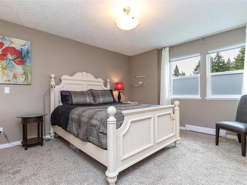 4522 Buena Vista Pl, Cowichan Bay, BC - Indoor Photo Showing Bedroom