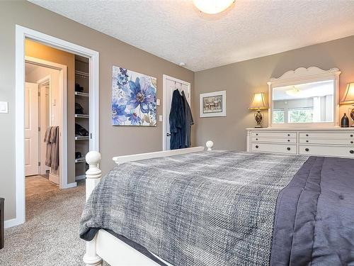 4522 Buena Vista Pl, Cowichan Bay, BC - Indoor Photo Showing Bedroom