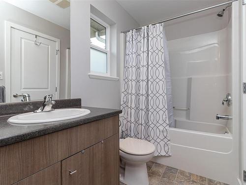 4522 Buena Vista Pl, Cowichan Bay, BC - Indoor Photo Showing Bathroom