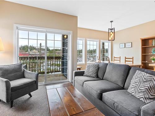 809-1971 Harbour Dr, Ucluelet, BC - Indoor Photo Showing Living Room