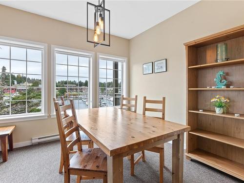 809-1971 Harbour Dr, Ucluelet, BC - Indoor Photo Showing Dining Room