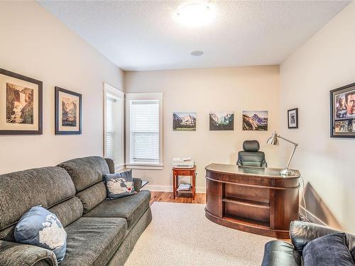 7-161 Shelly Rd, Parksville, BC - Indoor Photo Showing Living Room