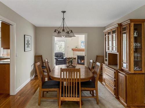 711 Clayton Rd, North Saanich, BC - Indoor Photo Showing Dining Room